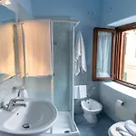 Solares Vacanze * 乌斯蒂卡